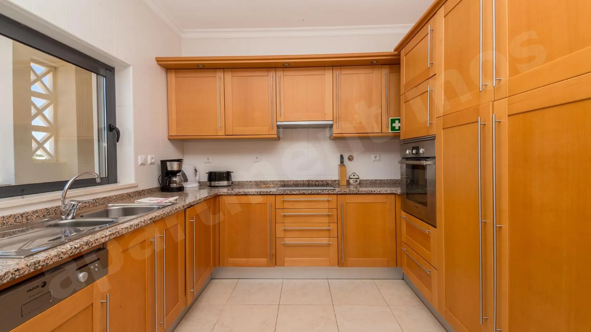 Apartment Mos Lagos 0*,
