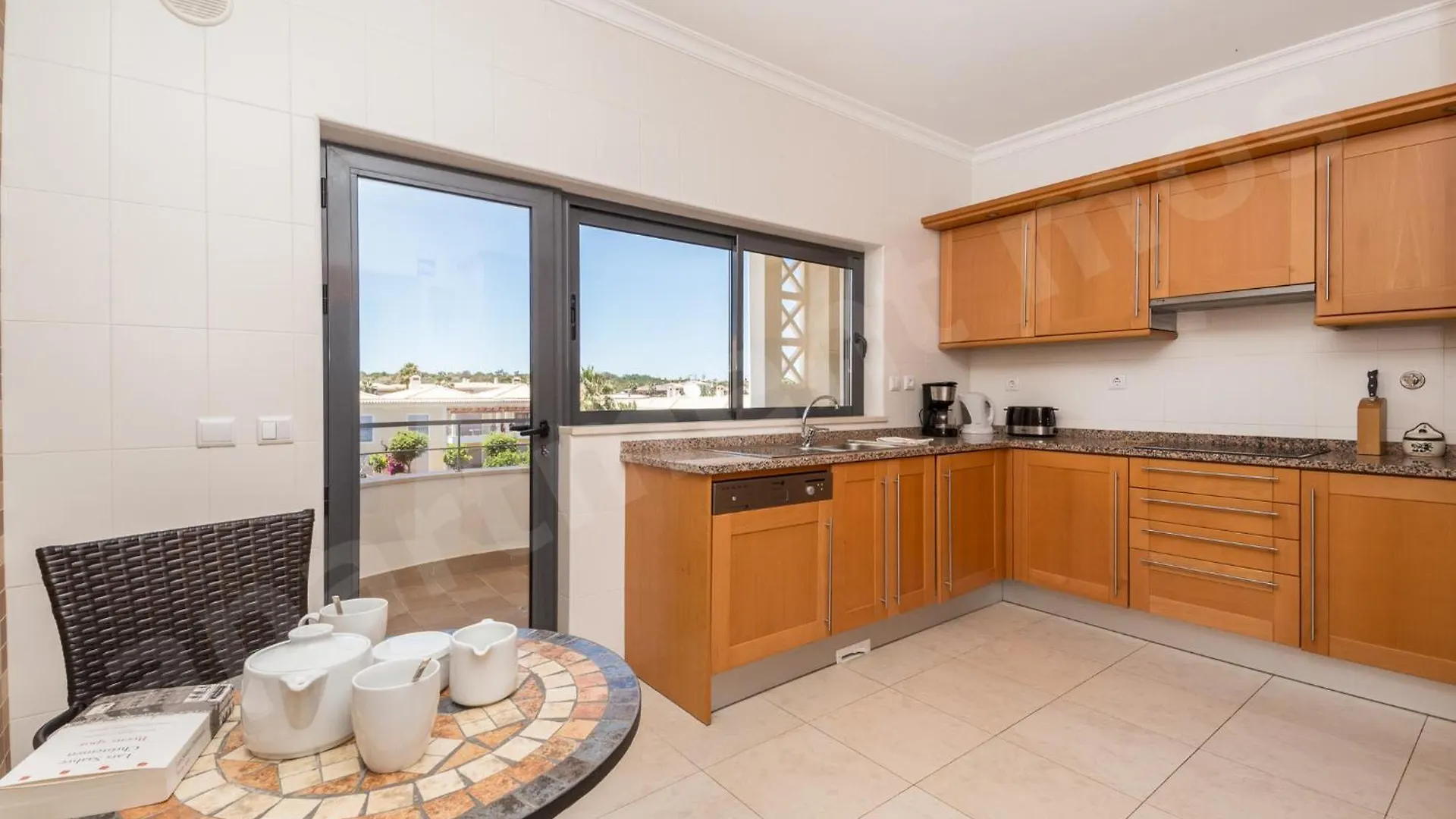 Apartment Mos Lagos 0*,